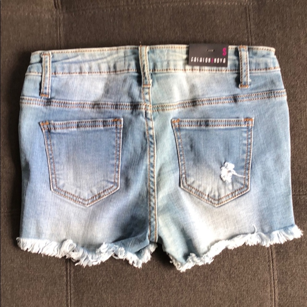 Shorts - Picture 2 of 3